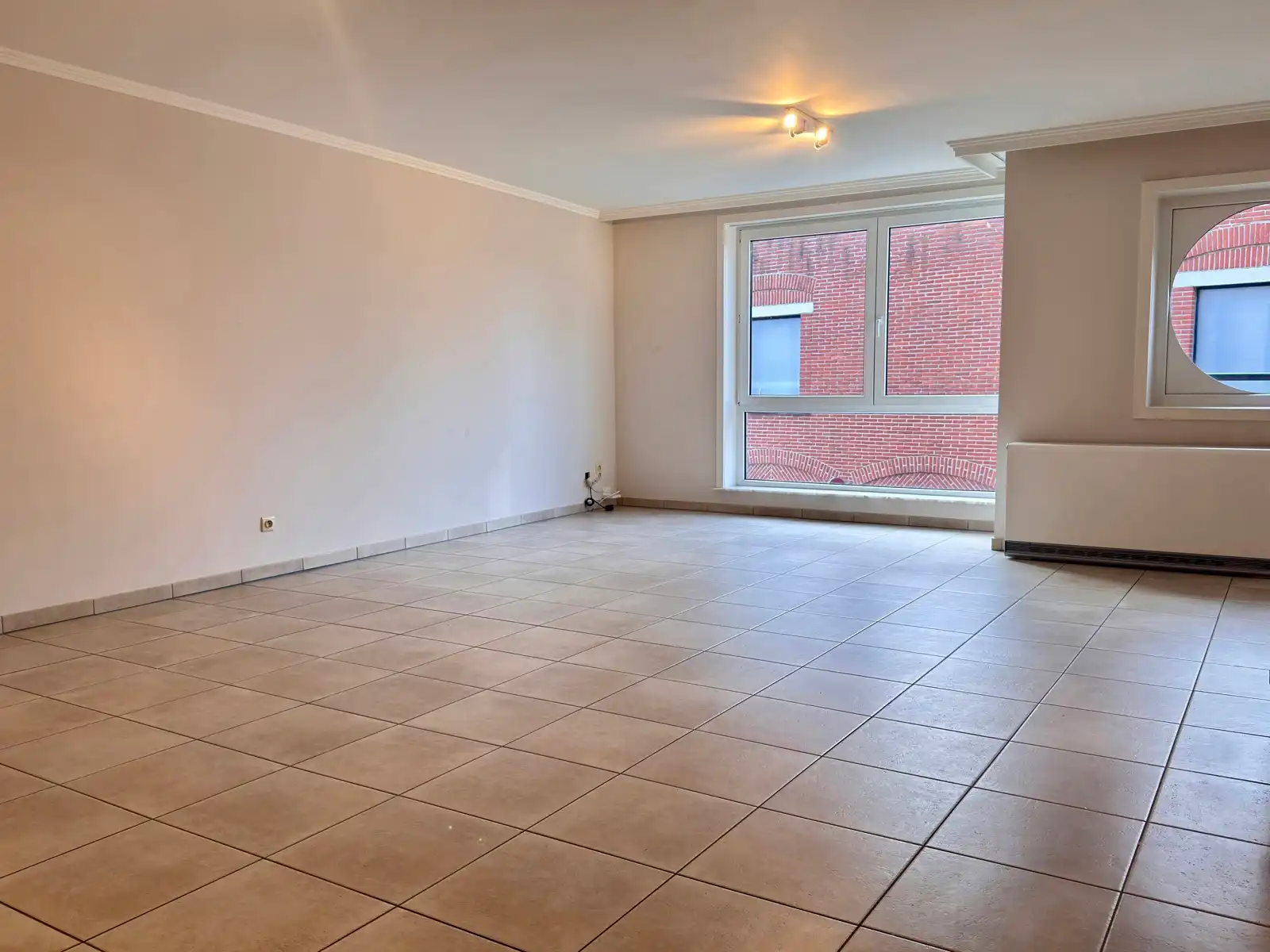 Verzorgd appartement vlakbij het centrum van Gistel. foto 2