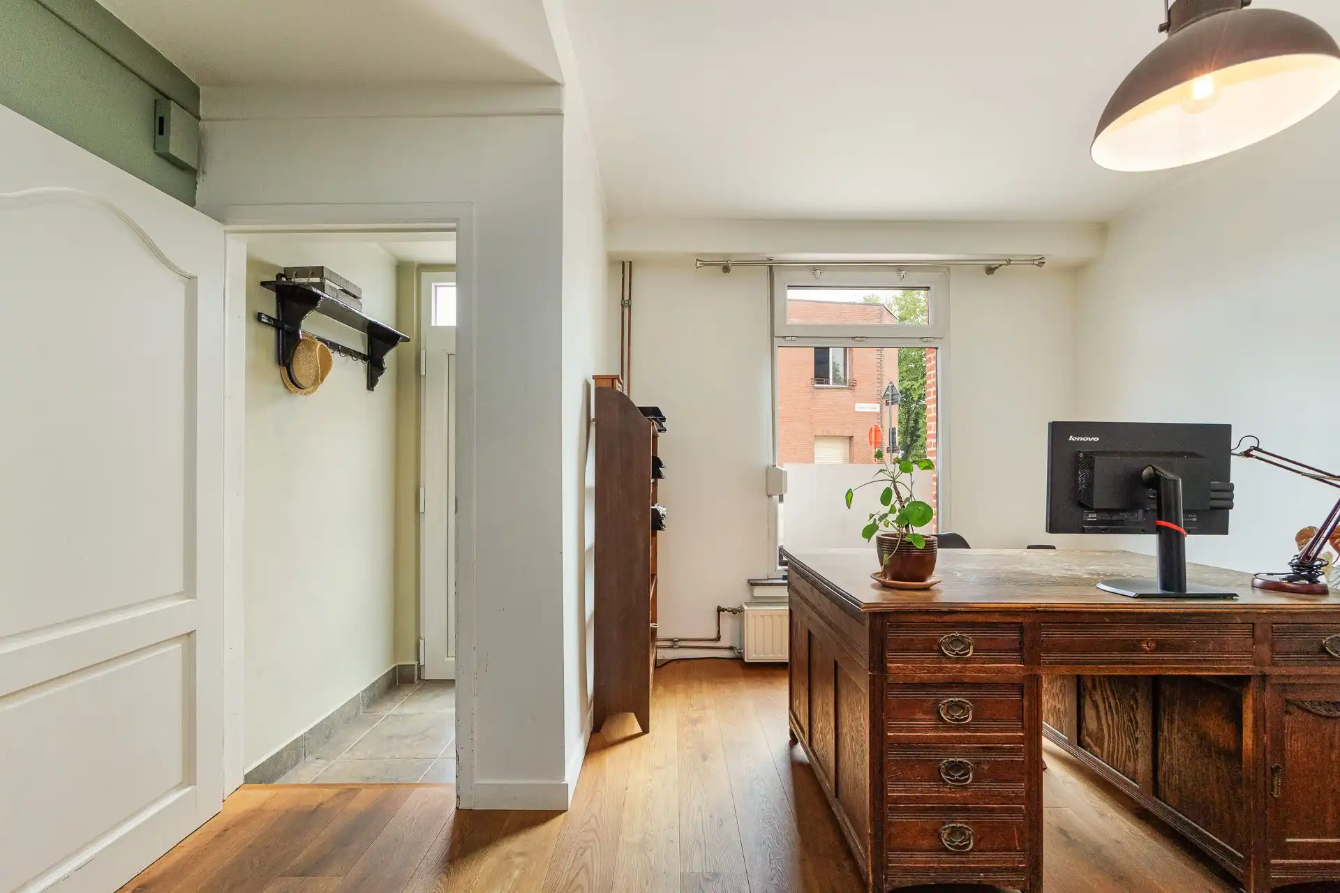 Charmante woning met tuin op toplocatie in Mortsel! foto 2