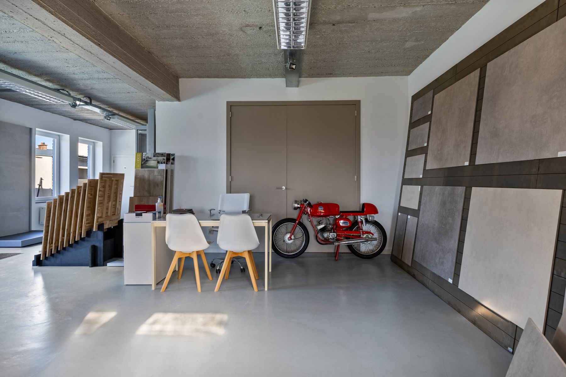 Exclusieve eigendom met loods, showroom en luxe voorzieningen in hartje Asse! foto 24