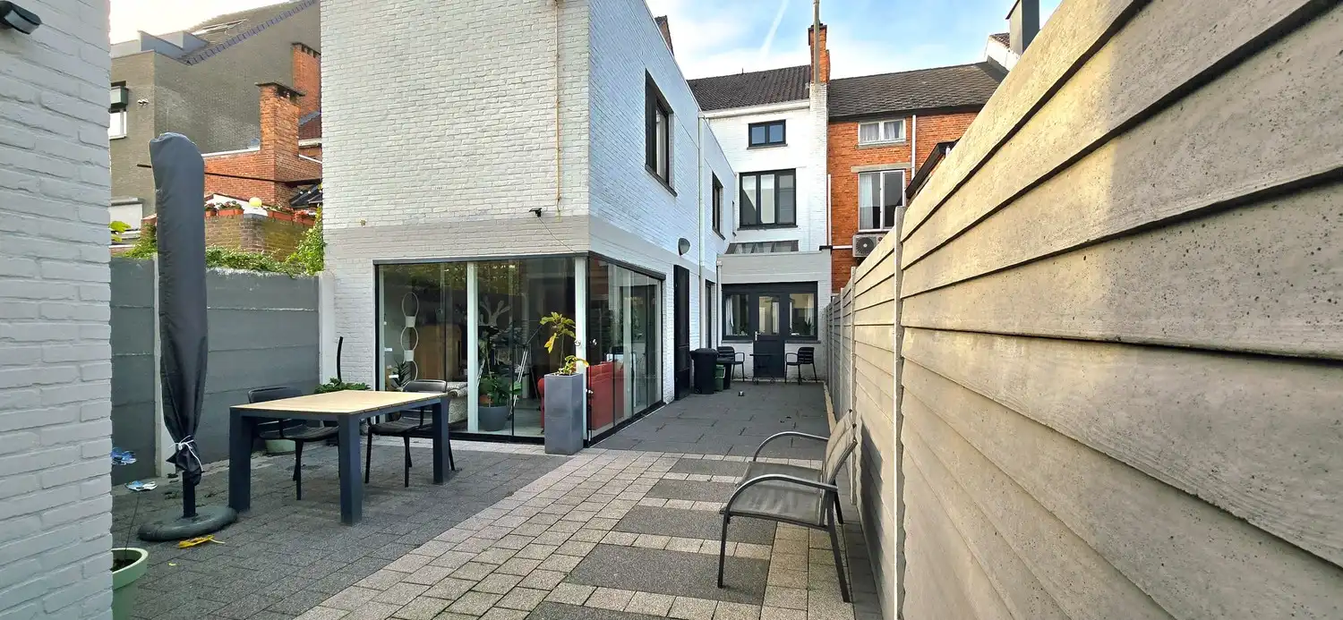 Charmant herenhuis met 5 slaapkamers te koop in Hasselt foto 2