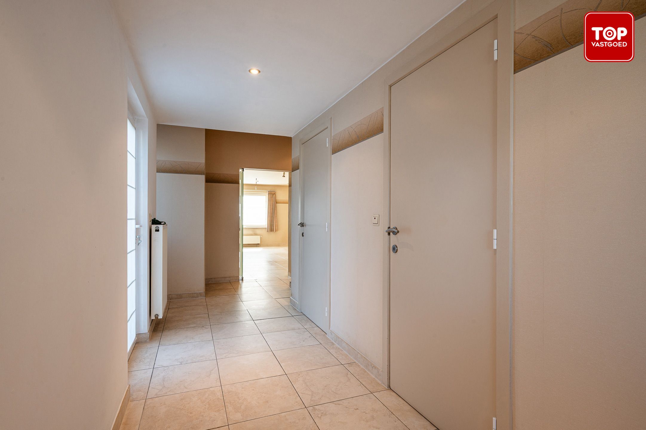 Zeer groot duplex appartement met garage. foto 18