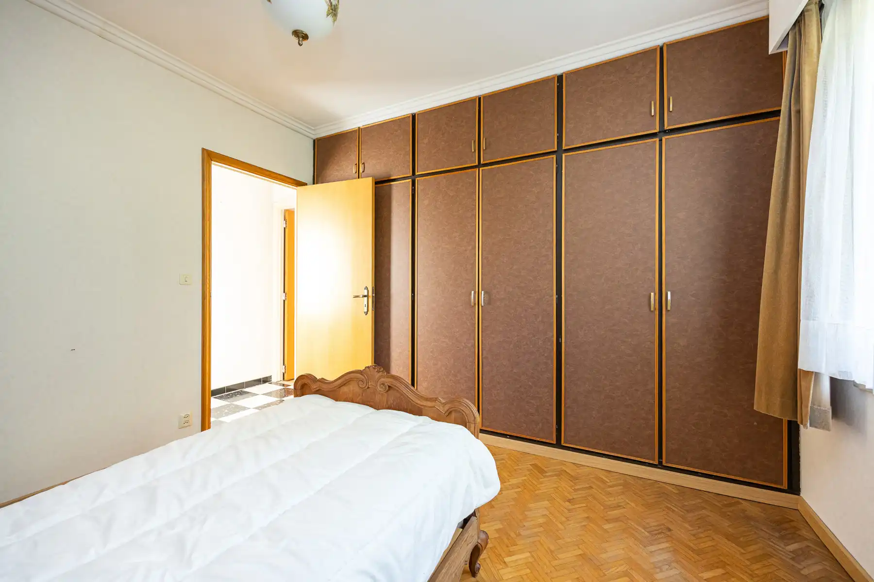 Te renoveren gelijkvloerse woning op ca. 1400 m² foto 14