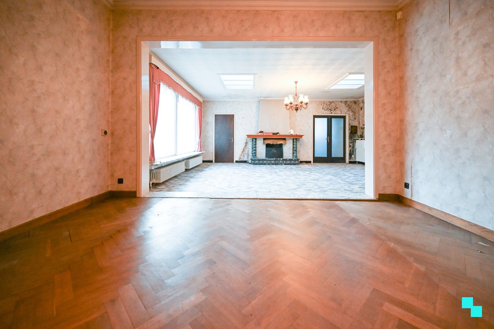 Zeer ruime & authentieke woning in Izegem foto 6
