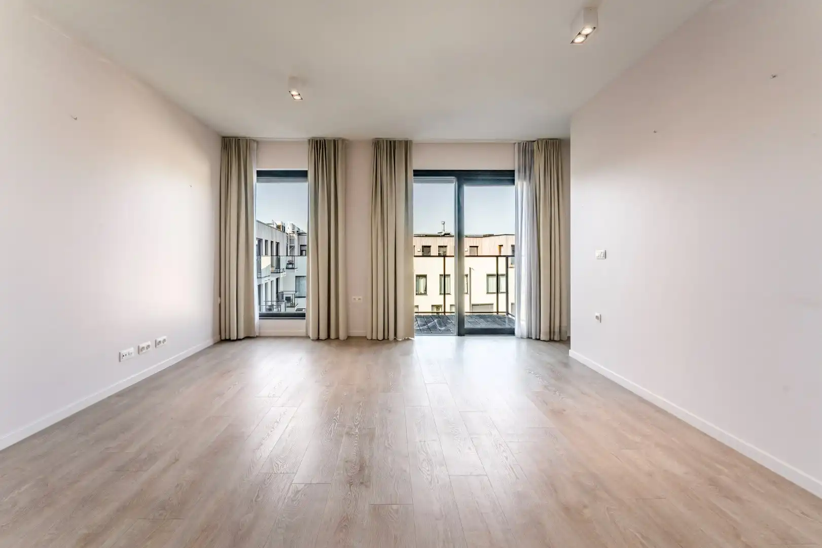  Volledig / modern uitgeruste service flat (nieuwbouw)  in een prachtige groene omgeving. foto 8