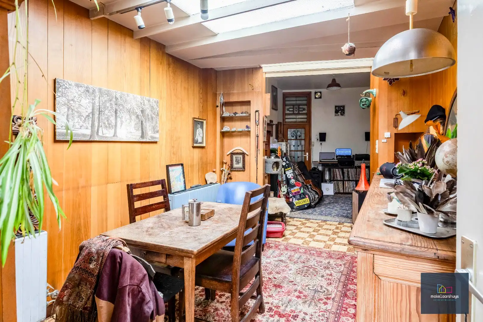 Woning met 3 slaapkamers en verrassende tuin met bijgebouwen foto 5