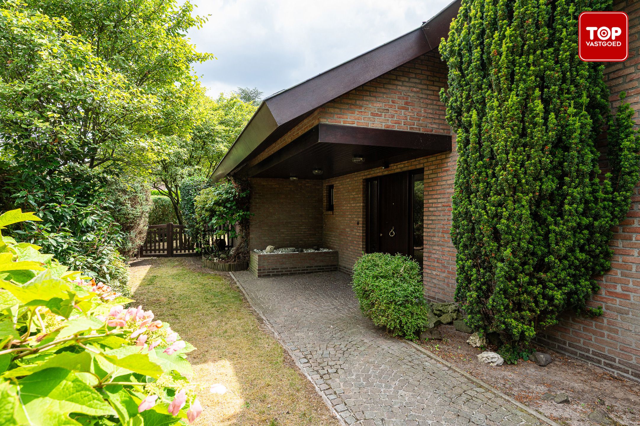 Alleenstaande villa met 4 slaapkamers in groene omgeving foto 9