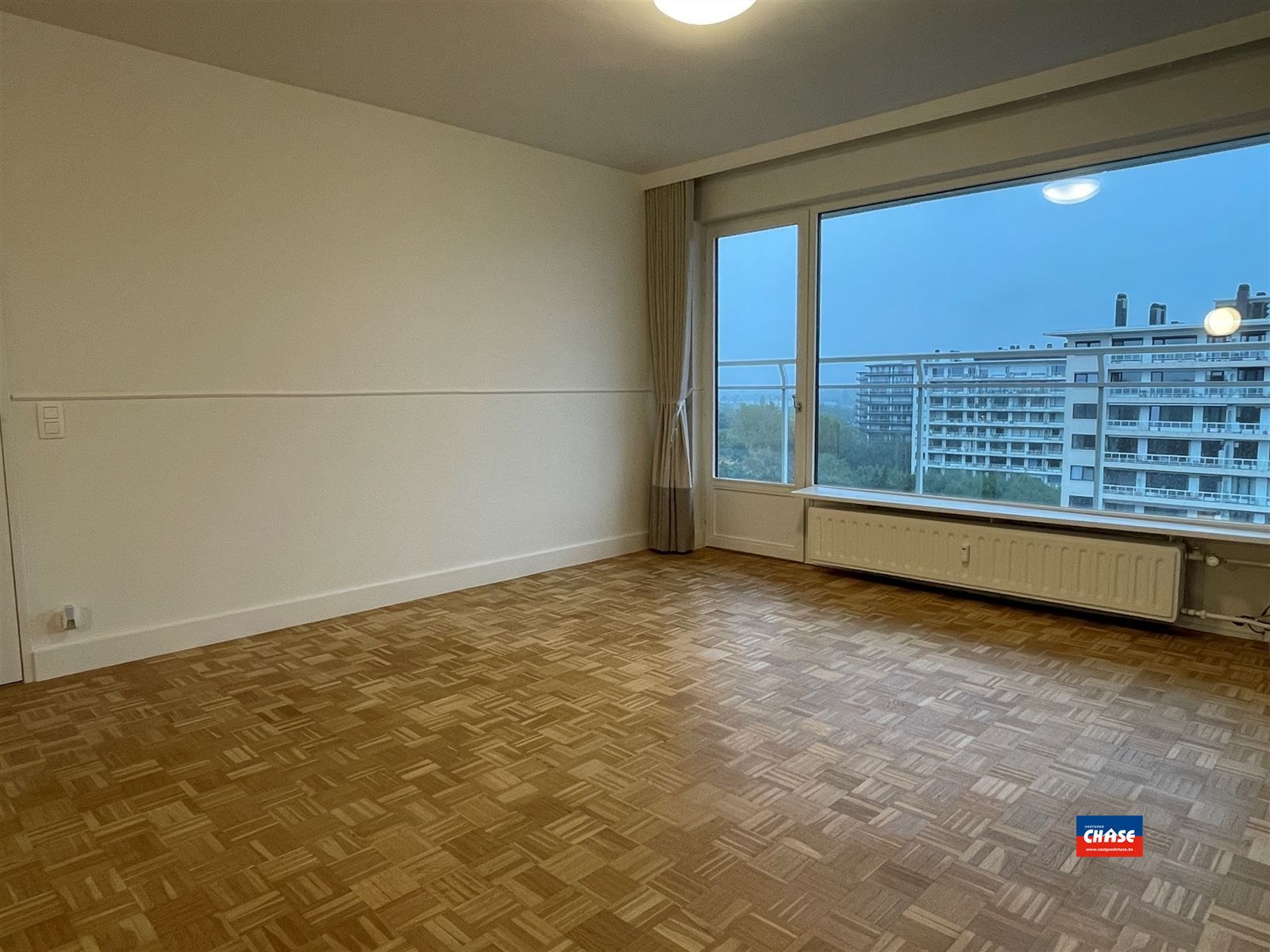 Instapklaar appartement met 2 slaapkamers en terras foto 3