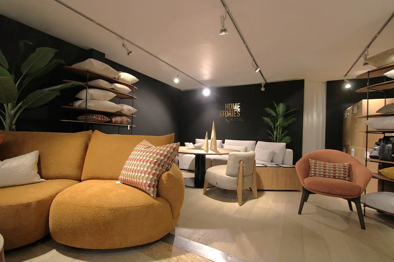 Centraal gelegen handelspand Lippenslaan 132 foto 10