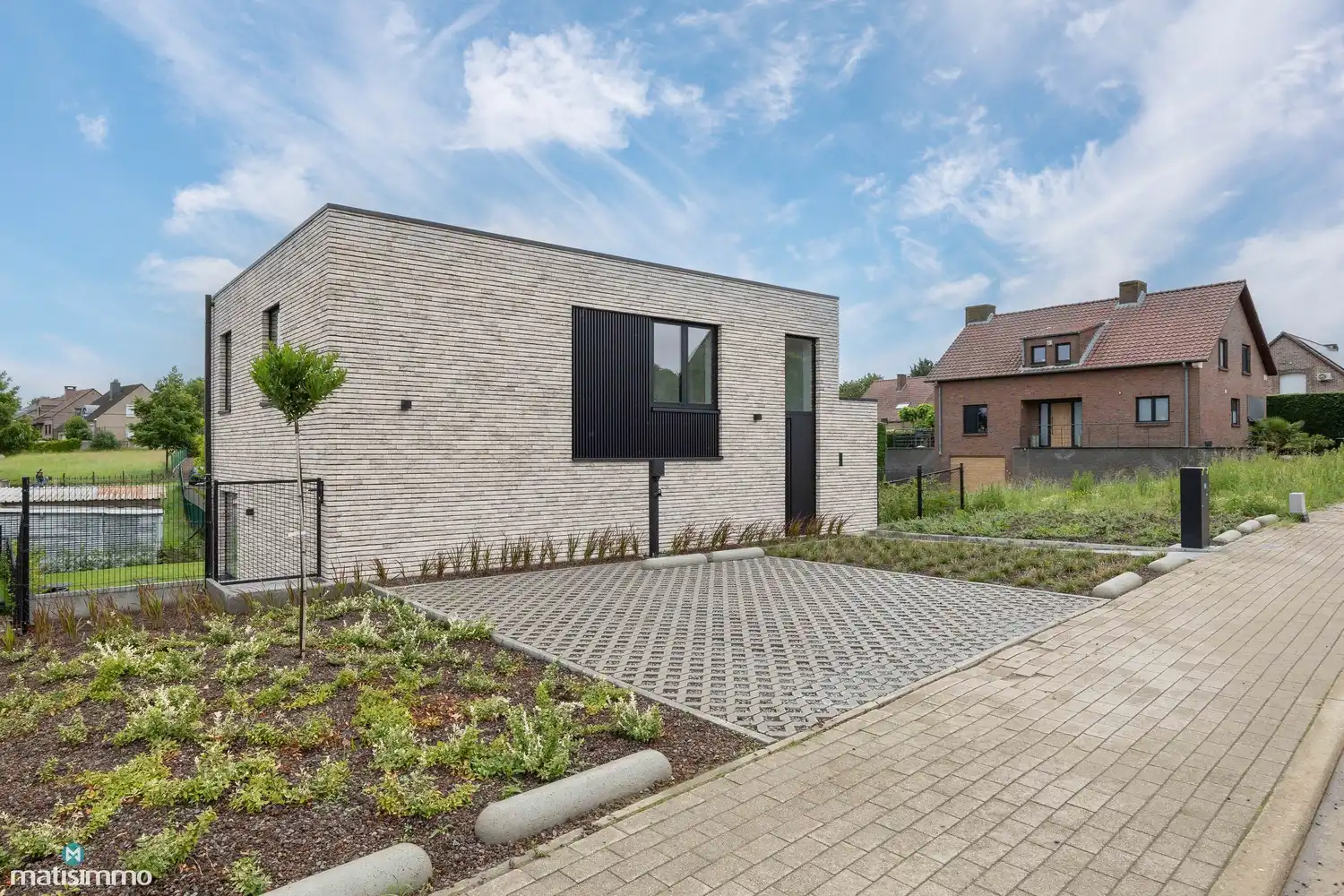 HOOGWAARDIG AFGEWERKTE NIEUWBOUWWONING MET DRIE SLAAPKAMERS EN TUIN (INCLUSIEF TUINONDERHOUD) TE RIEMST foto 27