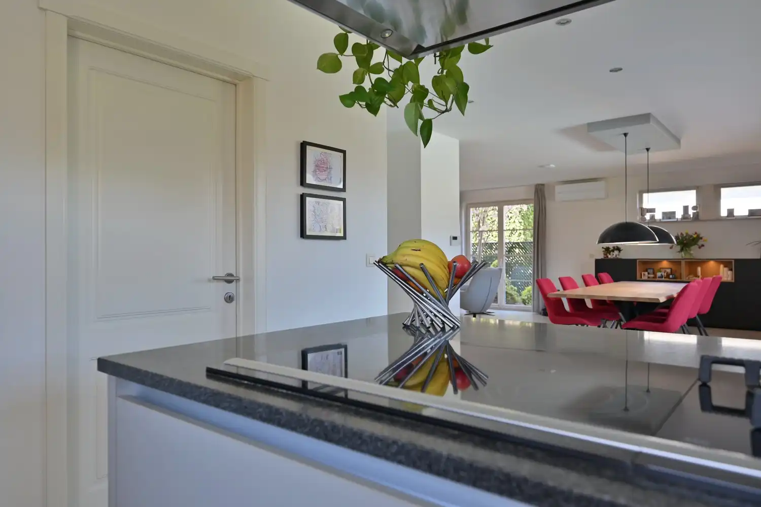 Exclusieve villa met zwembad op absolute toplocatie in het charmante Neerharen (Lanaken) foto 12