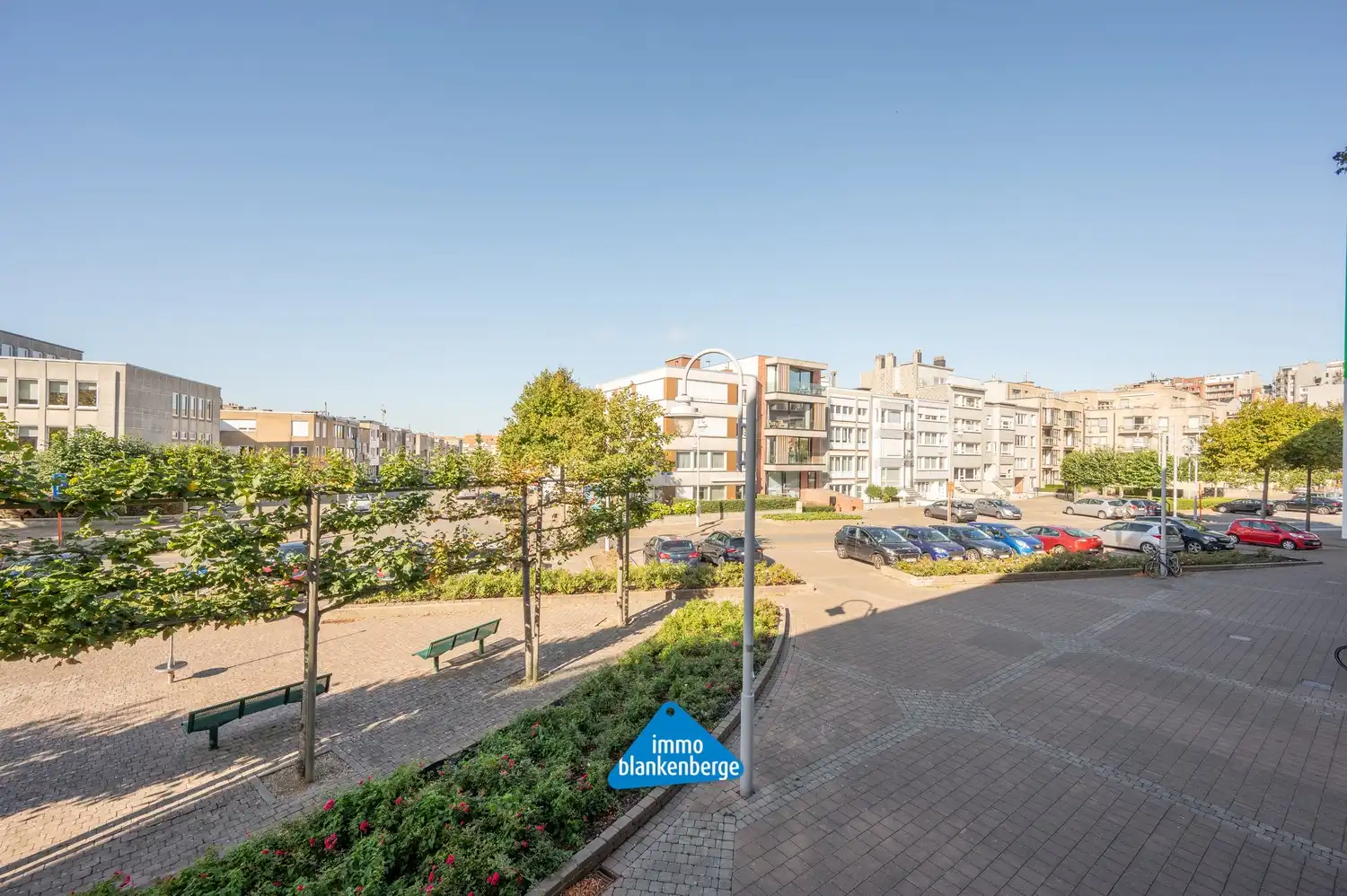 Zeer Ruim en Stijlvol gerenoveerd appartement van 232m² op een toplocatie vlak bij het strand. foto 29