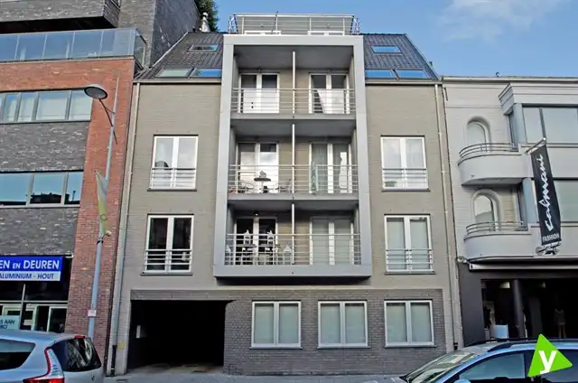 Comfortabel appartement met garage in het centrum van Eeklo! foto {{pictureIndex}}