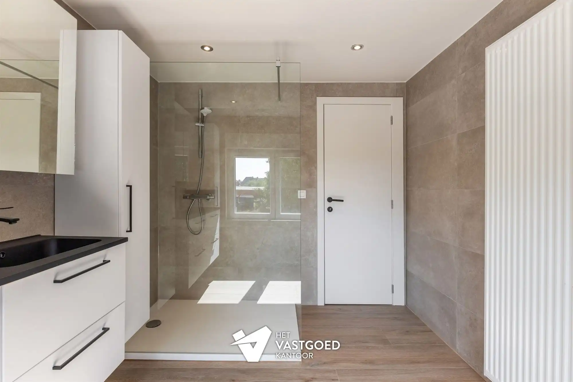 KWALITATIEF GERENOVEERDE WONING VLAKBIJ CENTRUM foto 17