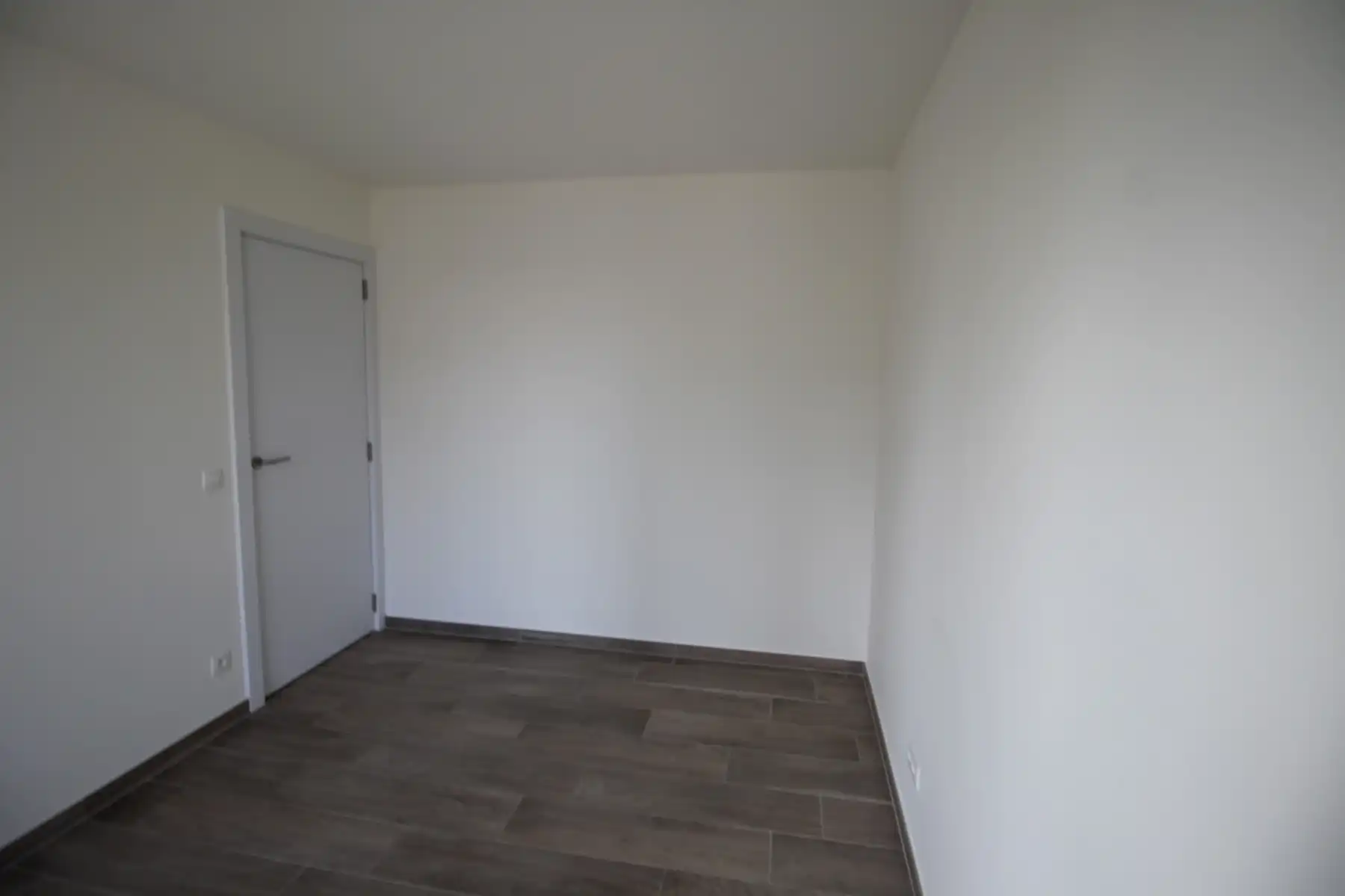 Knap appartement op de 1ste verdieping met 2 slaapkamers, terras en autostaanplaats. foto 8