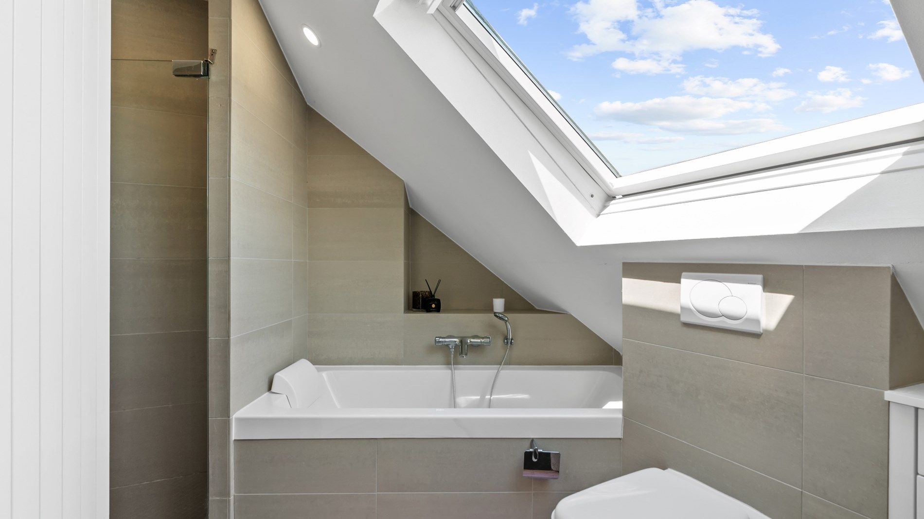 Knap ingericht duplex-appartement in Lanaken foto 12