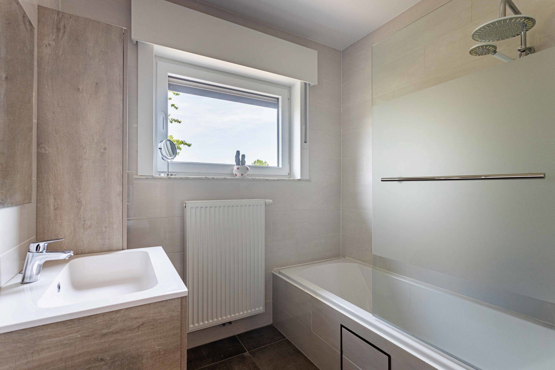 Rustig gelegen vrijstaande bungalow met 3 slaapkamers  foto 18