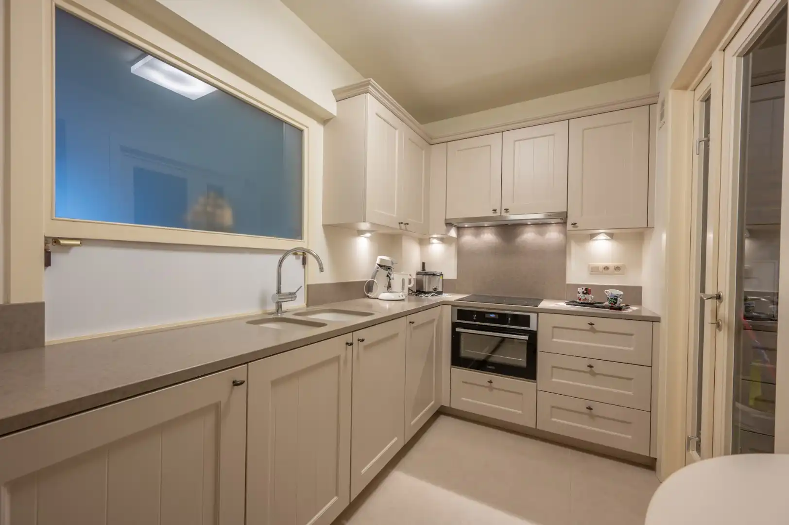 Op te frissen appartement met centrale ligging op Lippenslaan foto 5