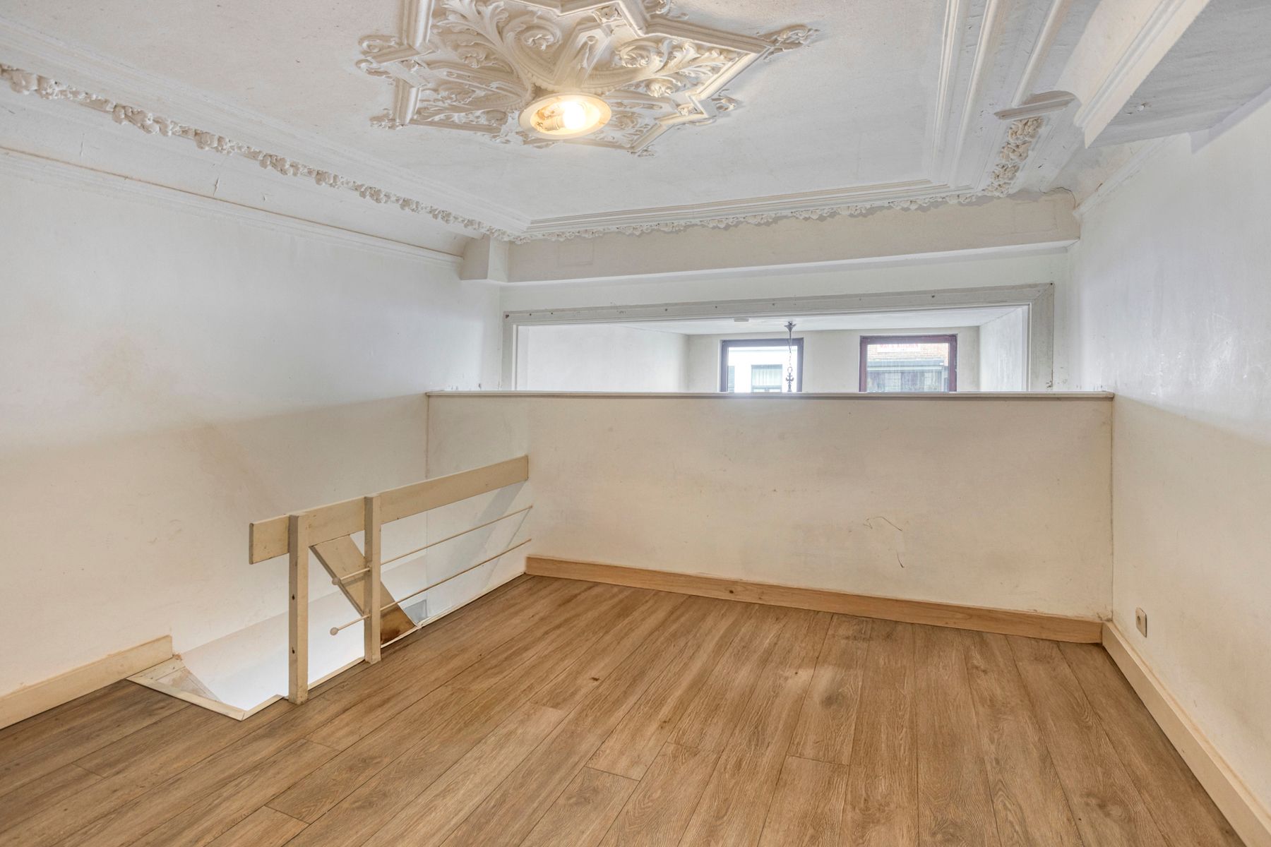 Studio met mezzanine (gelijkvloers) op toplocatie. foto 6