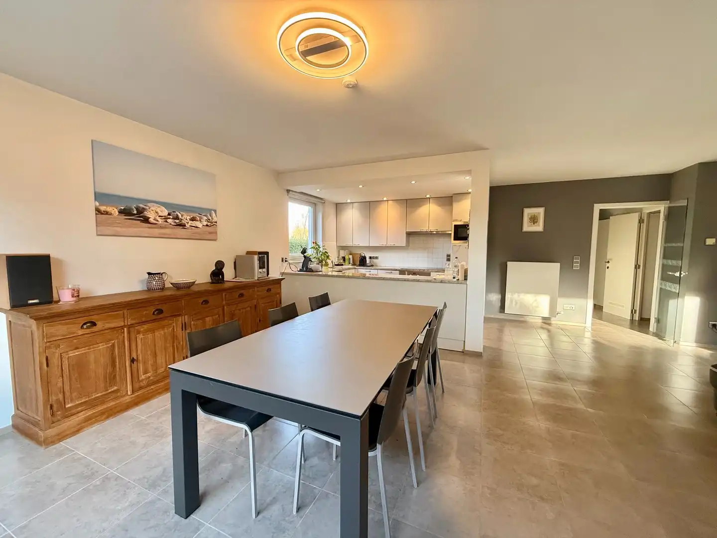 Ruim appartement met zonnig terras en tuintje. foto 4