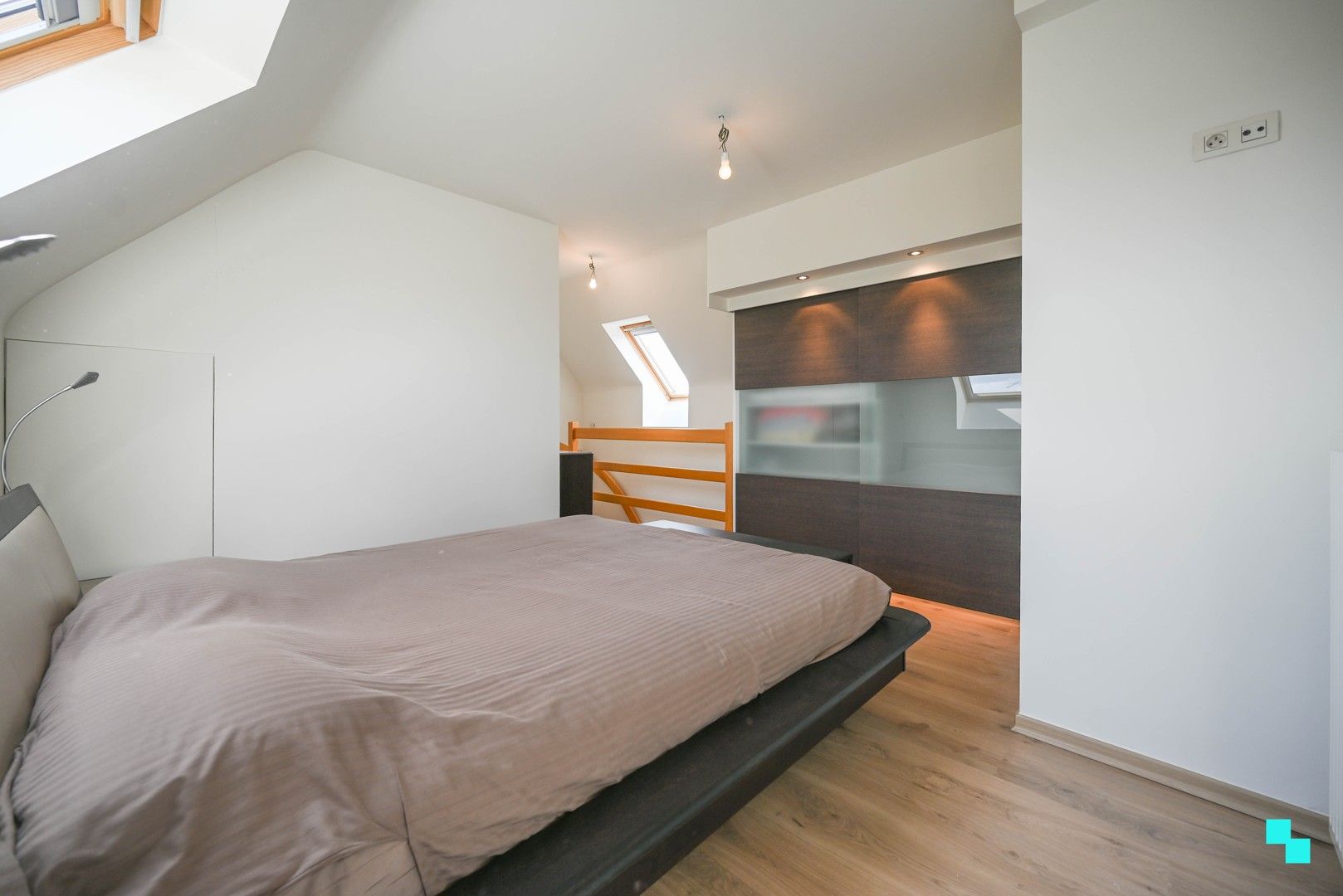 Uiterst kwalitatief tweeslaapkamerappartement met garagebox foto 20