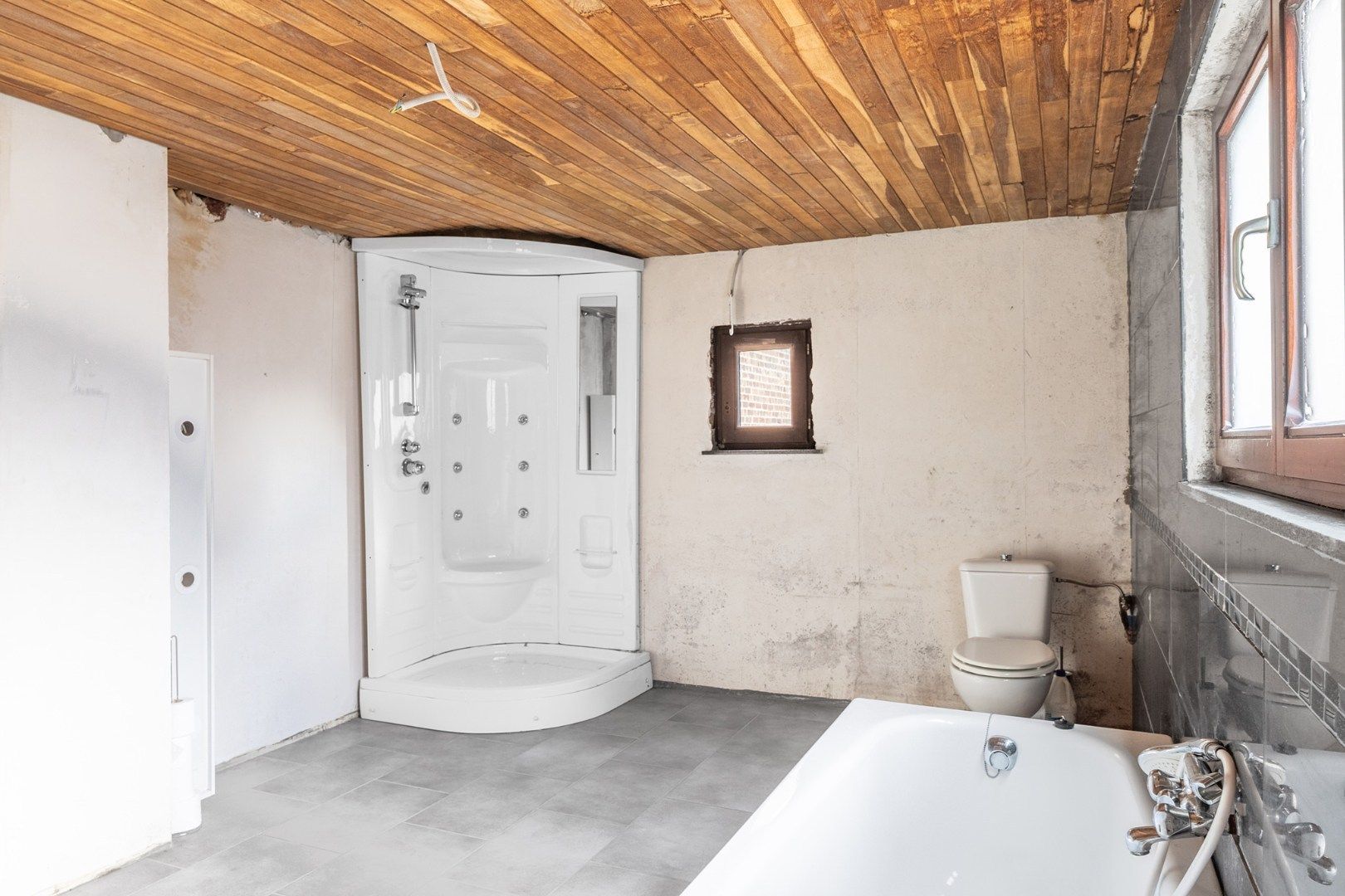 Ruime gesloten gezinswoning met tuin  foto 26