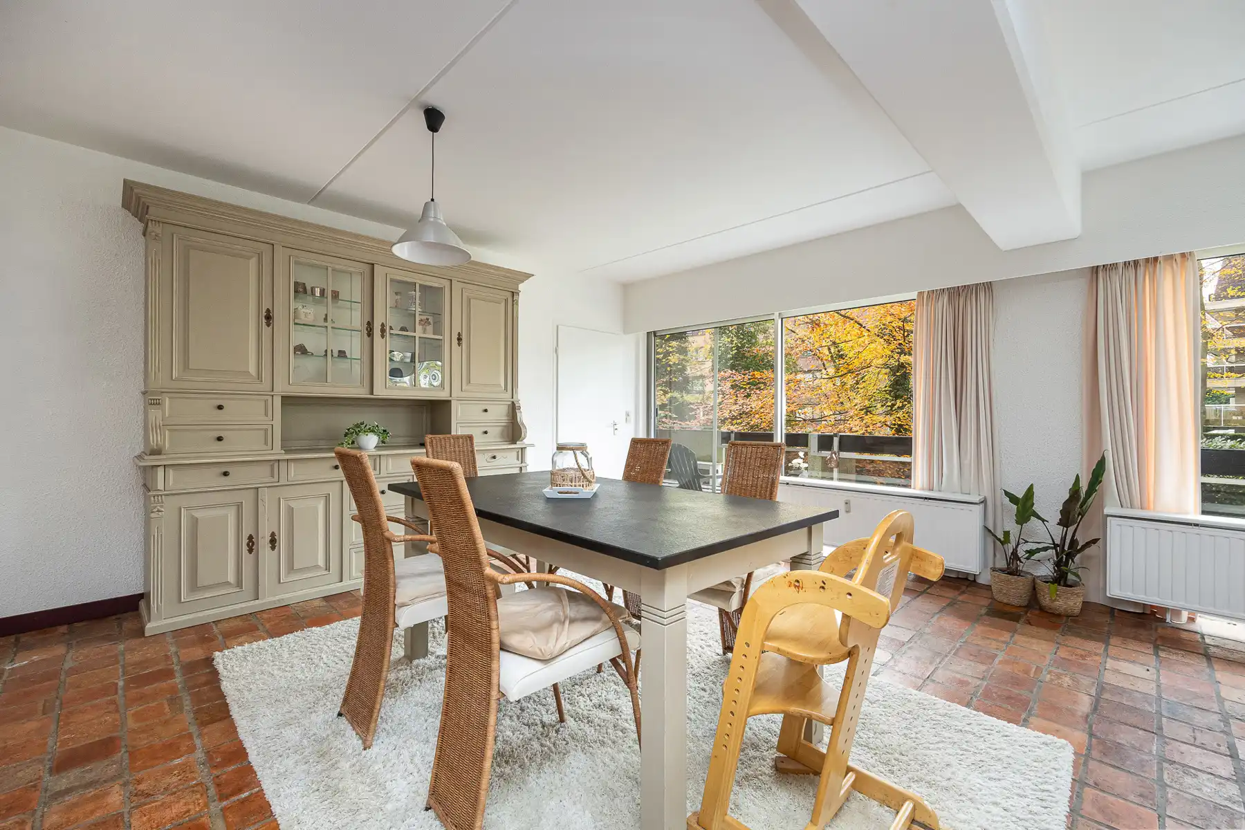 Zeer ruim appartement met 2 terrassen, 2 bergingen en garage foto 4