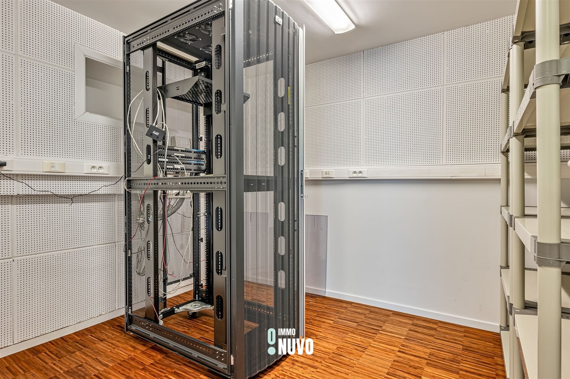 Kantoor met garages op een toplocatie in het centrum van Aalst foto 17