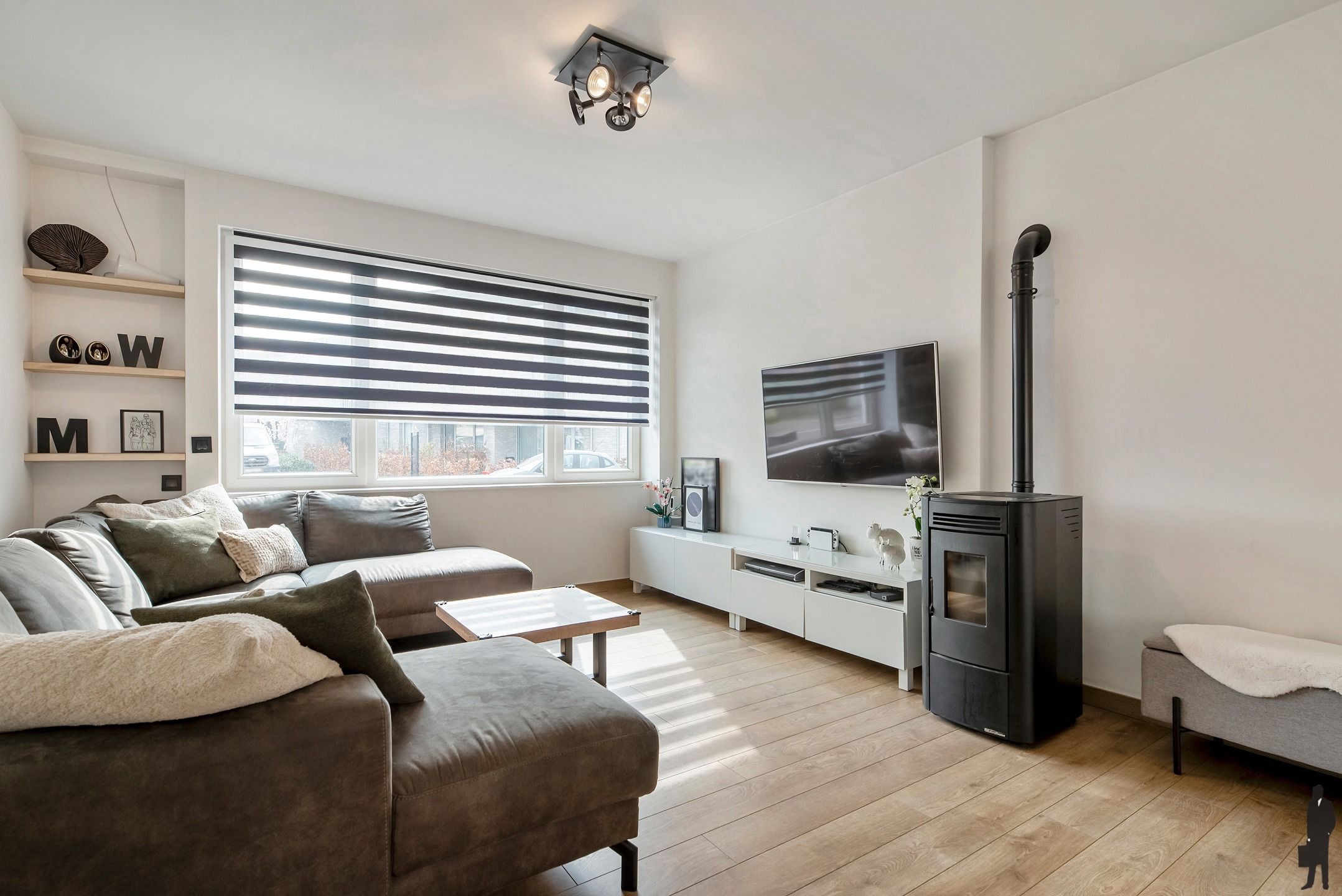 Knap gerenoveerde gezinswoning met 4 slaapkamers en praktijkruimte/kantoor. foto 6