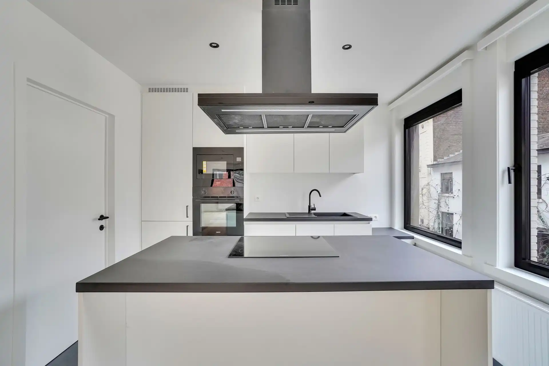 Stijlvol gerenoveerd 2 slaapkamer app. in het centrum Hasselt foto 7