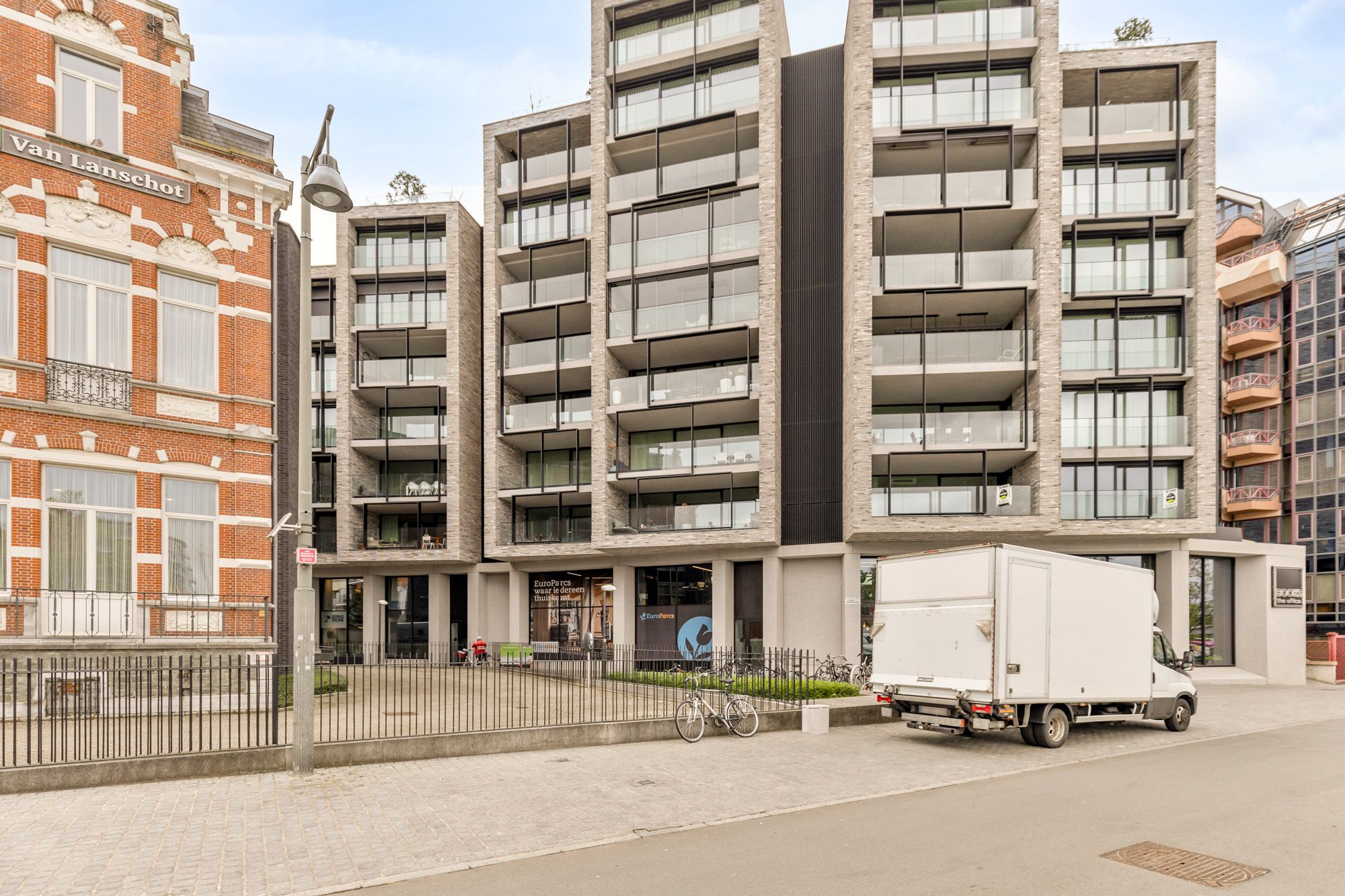 IDEALIS VASTGOED  - LUXUEUS EN ZEER HOOGWAARDIG AFGEWERKT INSTAPKLAAR APPARTEMENT  foto 1