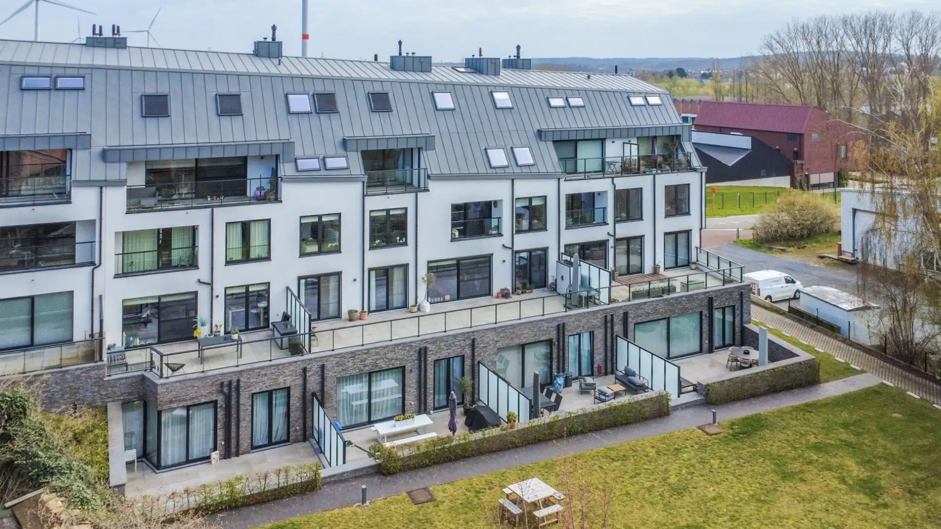 APPERTEMENT (2023) MET 3 SLAAPKAMERS, TERRAS & STAANPLAATS ! foto 2