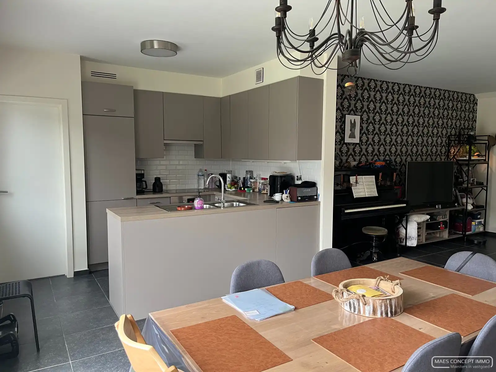 Mooie hoekwoning te huur in Desselgem met tuin en garage foto 5