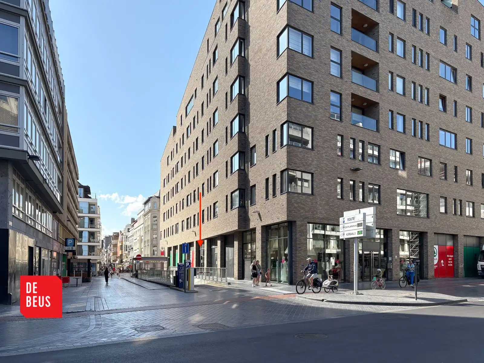 Ruime garagebox te huur in hartje centrum foto {{pictureIndex}}