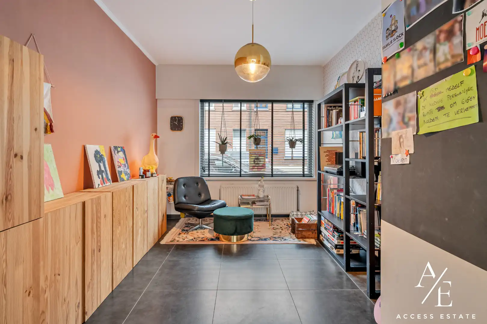 Ruime, gerenoveerde woning met prachtige stadstuin (600m²) en dubbele garage foto 6