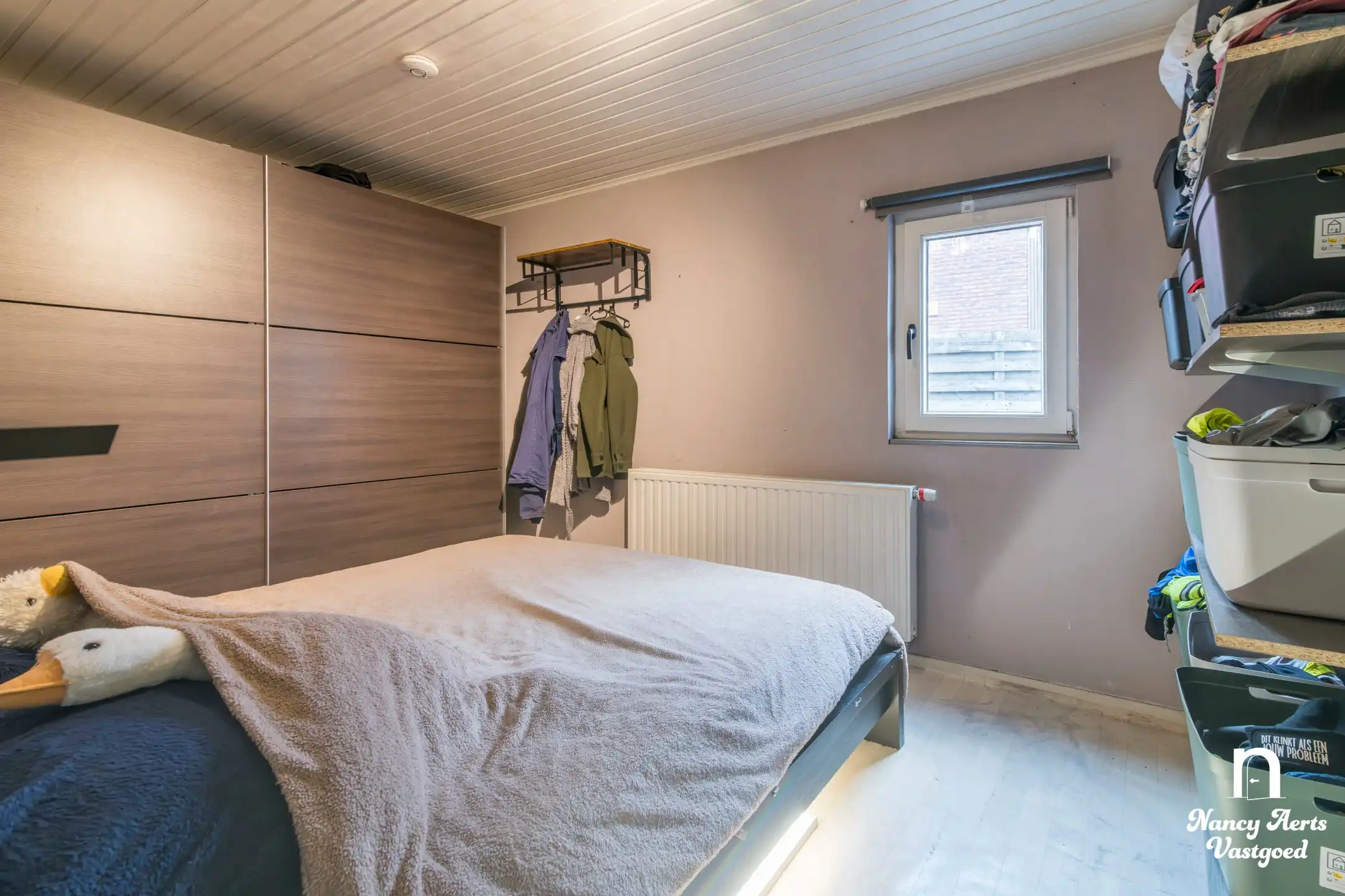 Halfopen woning met grote omheinde tuin en mooi uitzicht foto 11