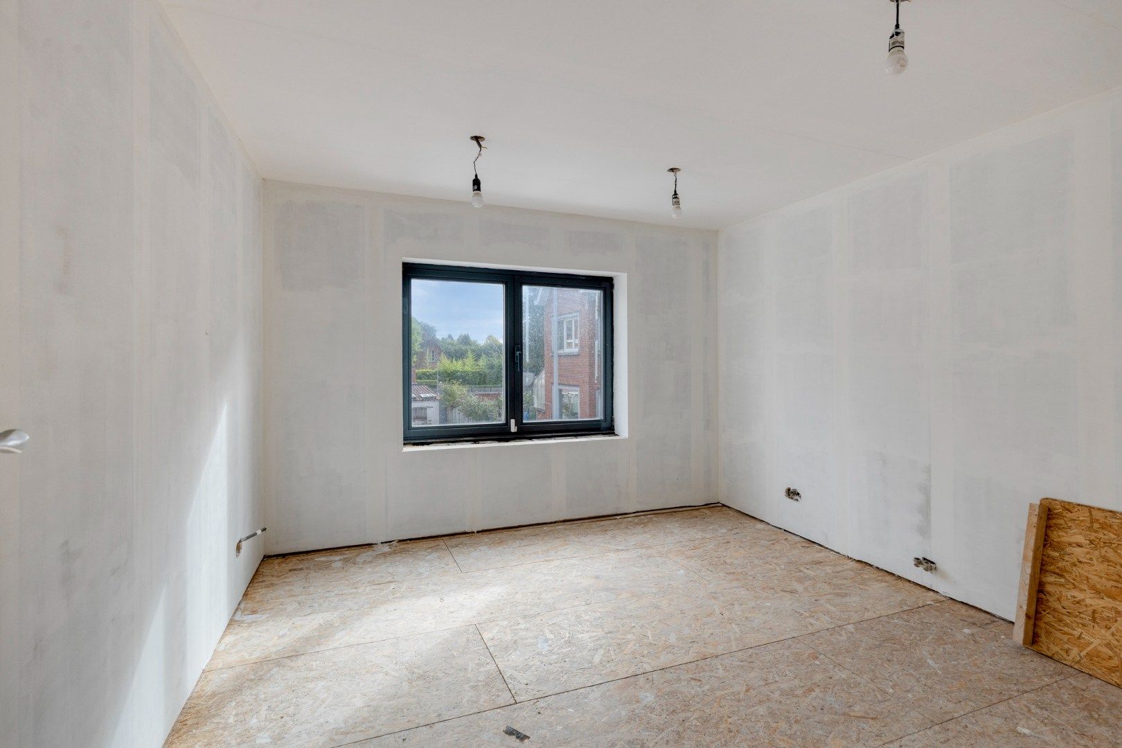 Verrassend ruime woning met 5 slaapkamers en bureau! foto 11