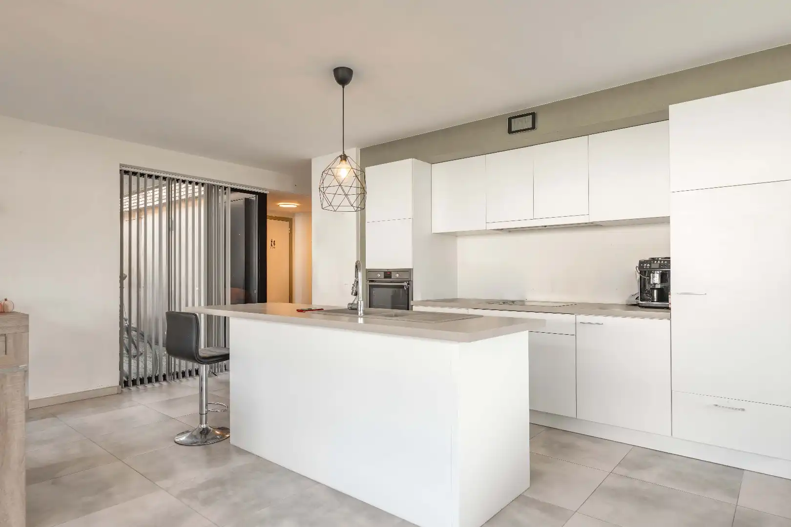 RECENTE, INSTAPKLARE WONING IN KINDVRIENDELIJKE BUURT TE PITTEM foto 6