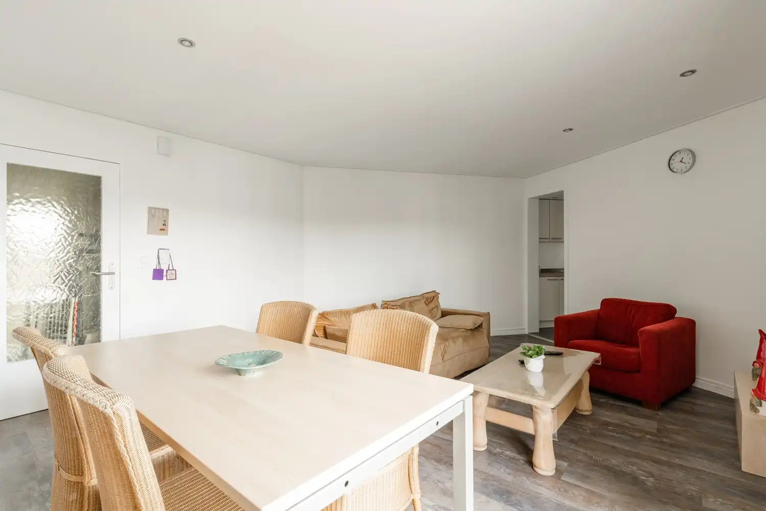 Mooi gerenoveerd appartement pal in het centrum van Neerpelt! foto 4