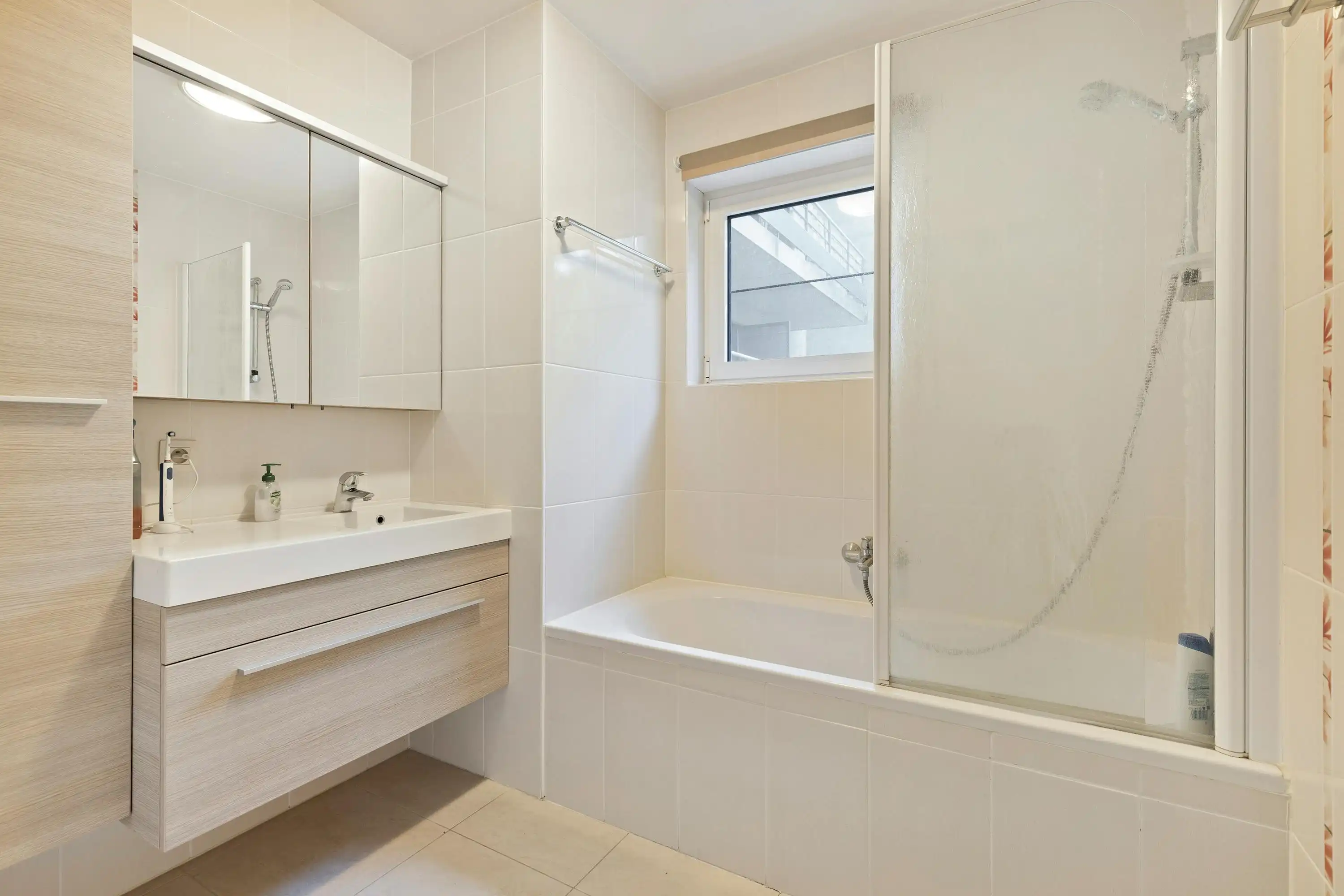 Ruim appartement te koop nabij Sint-Pietersstation te Gent foto 10