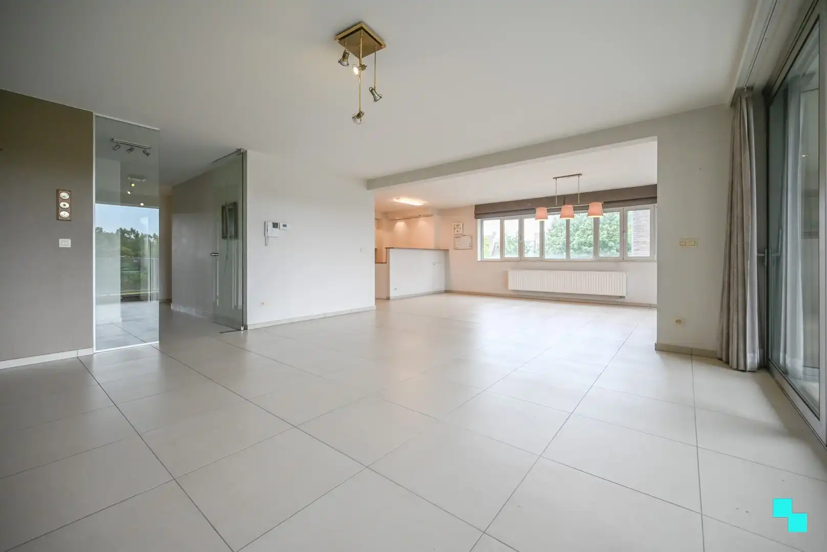 Riant 3-slaapkamerappartement met zicht op de vaart te Izegem foto 5