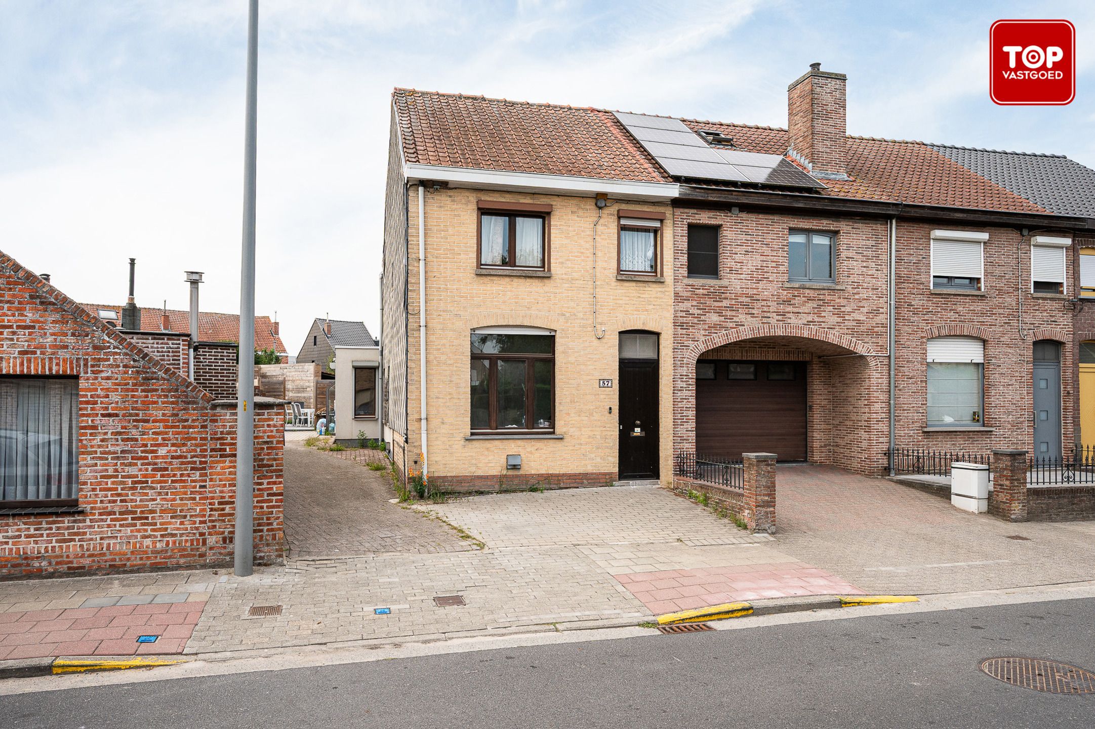 Hoofdfoto van de publicatie: Halfopen bebouwing dichtbij centrum Waarschoot