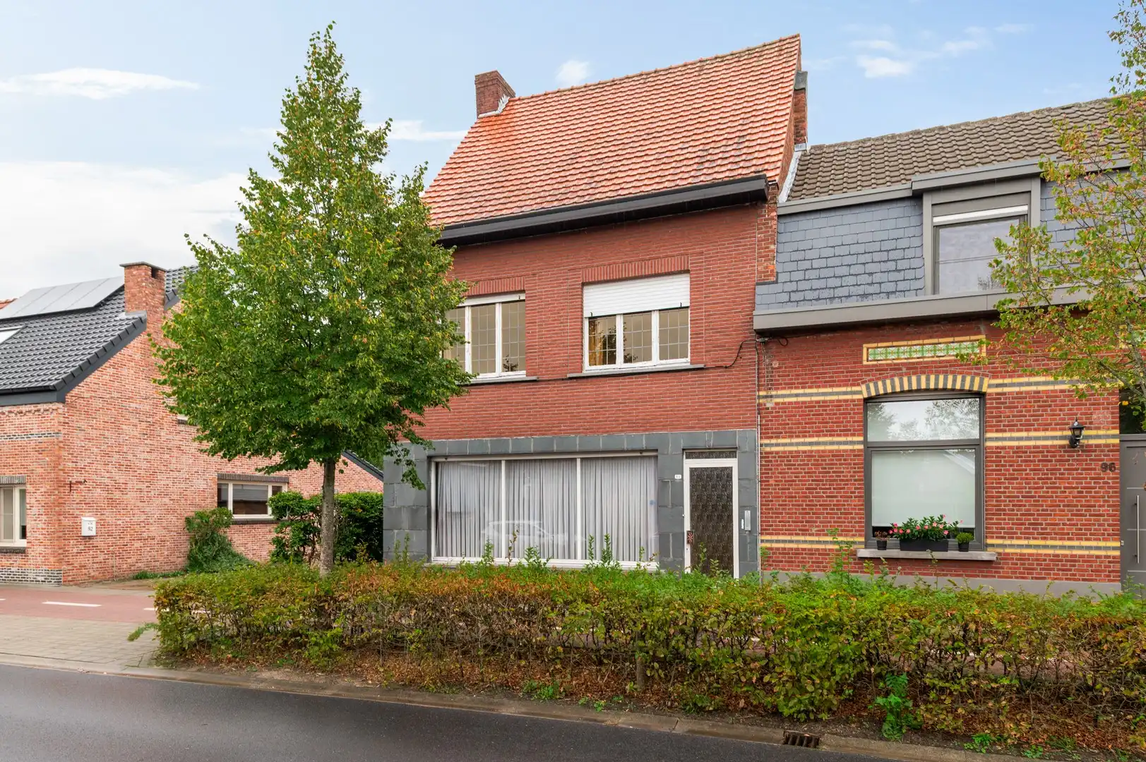 Hoofdfoto van de publicatie: Ruime woning op uitzonderlijk perceel van 1.081 m²