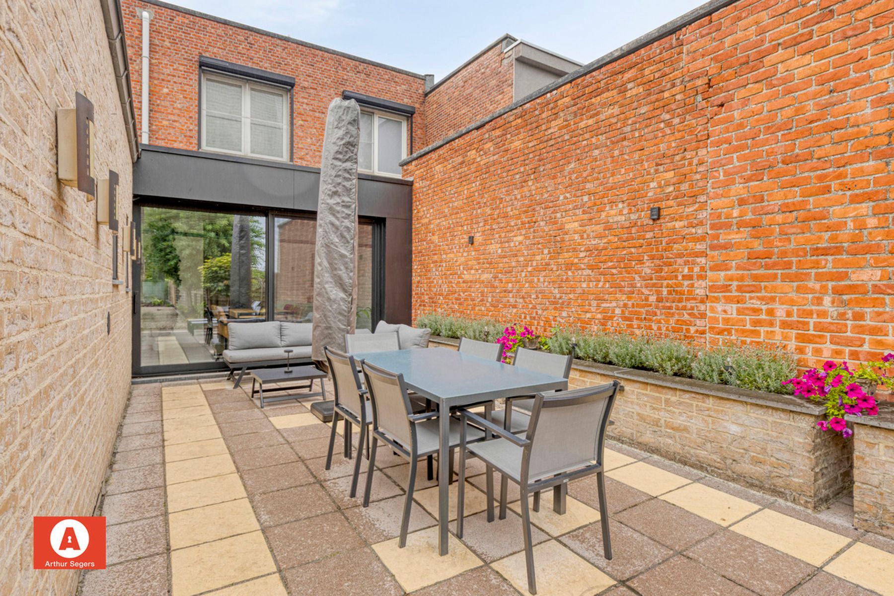 Instapklare woning op centrale liggig foto 22
