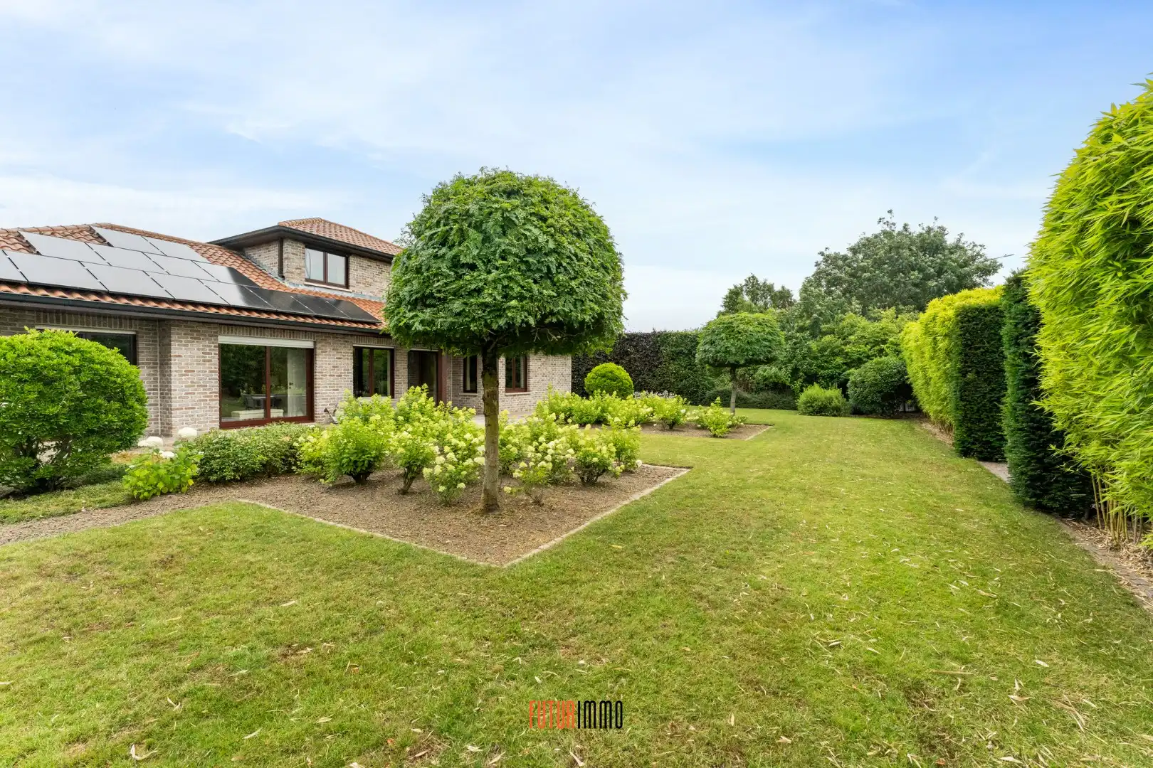 Prachtige villa in residentiële woonwijk foto 30