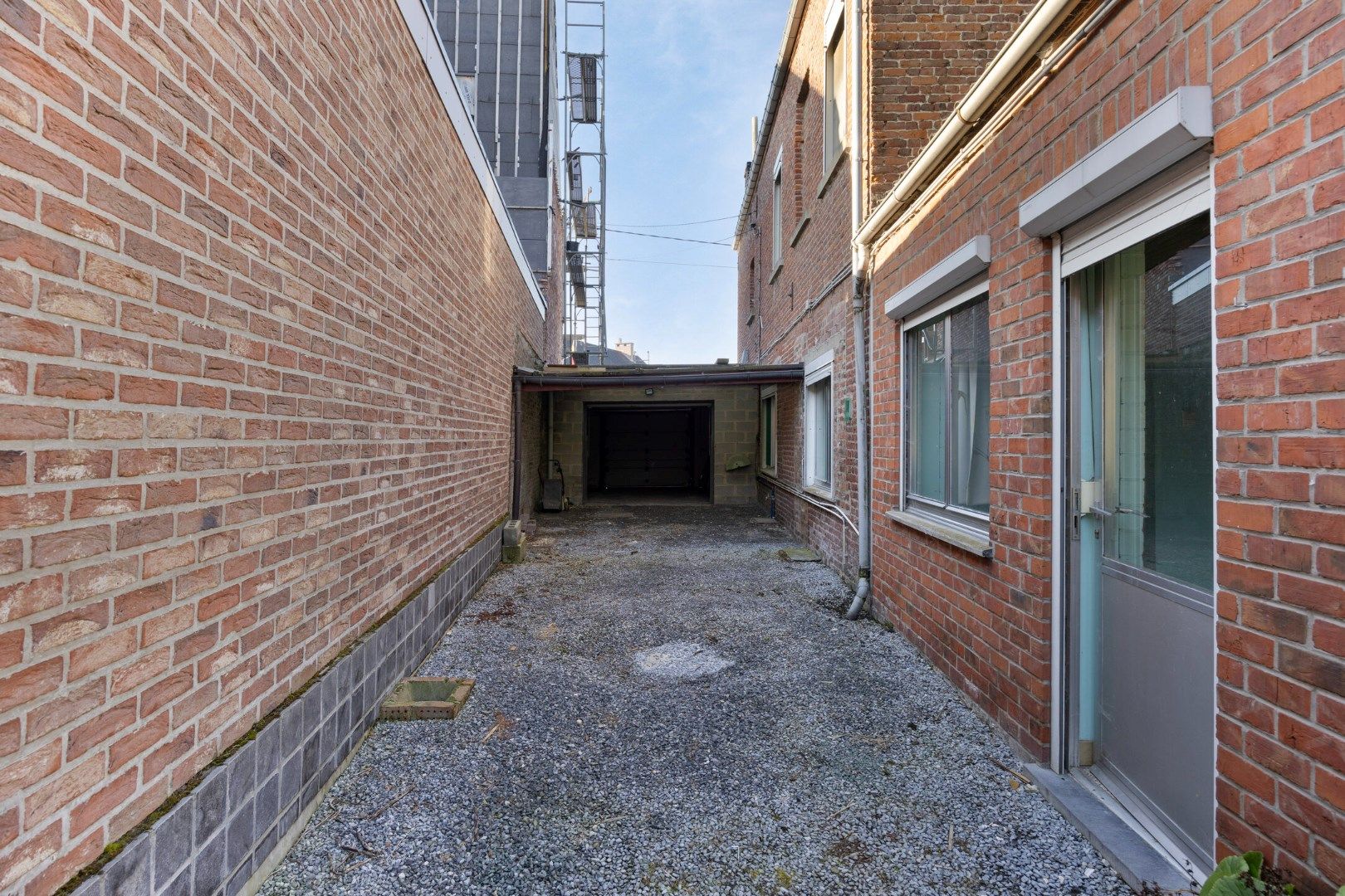 Rijwoning met grote tuin en 3 slaapkamers foto 27