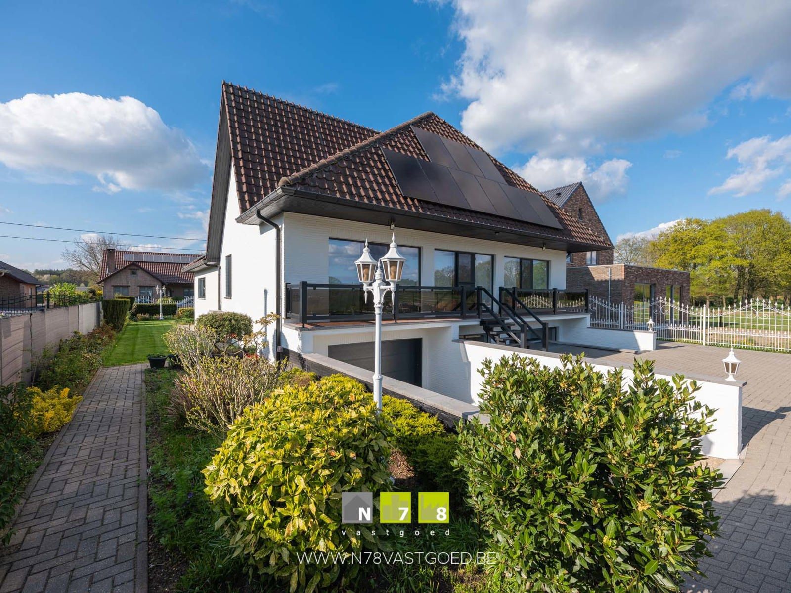 Villa te koop foto {{pictureIndex}}