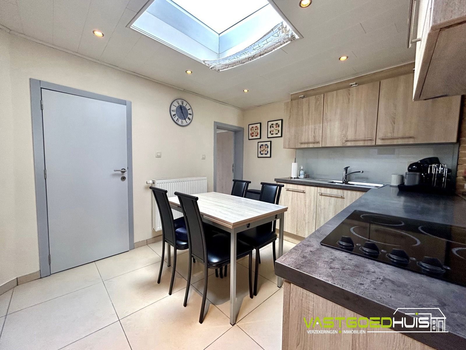 Instapklare gezinswoning met 3 slpks en aangelegde tuin foto 9