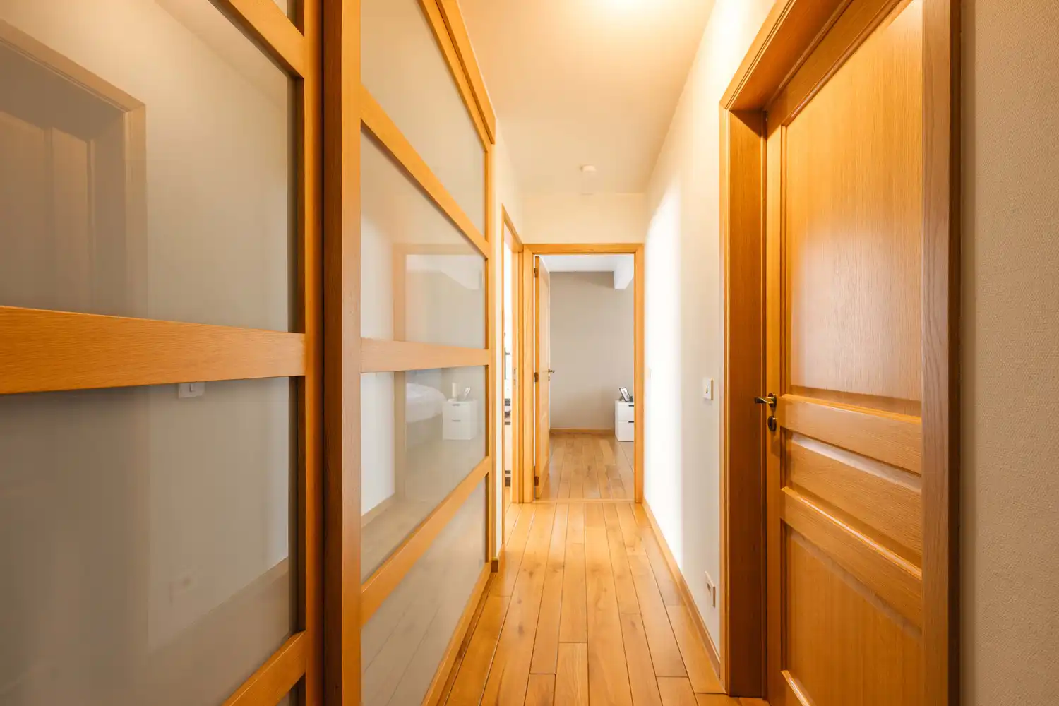 Hoekappartement te Meulebeke met garage en 2 terrassen. foto 5