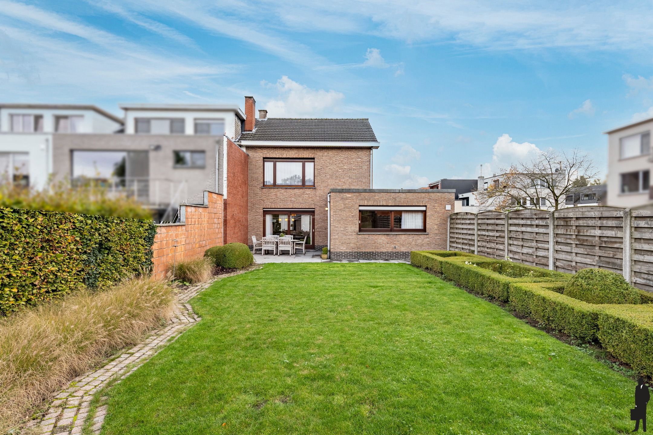 Charmante stadswoning nabij jachthaven met 3 slks en garage foto 2