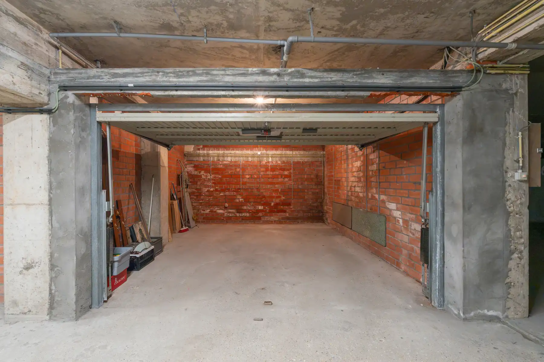 Gesloten garagebox vlakbij zee foto 8